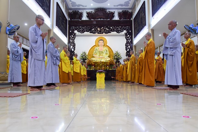 Pratimoksa commandment rite